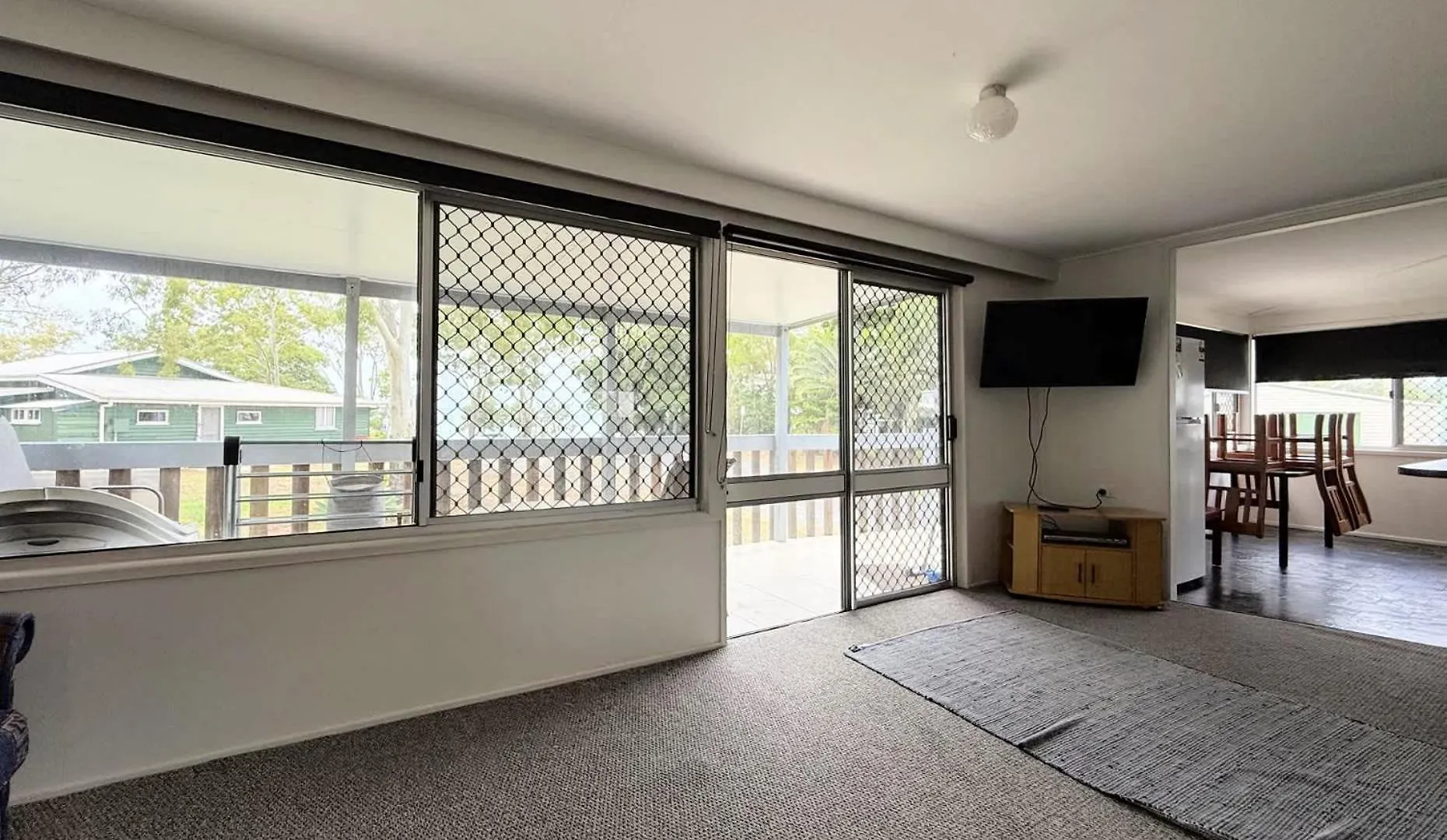 Top Level Unit With Gorgeous Waterviews Burrum Heads