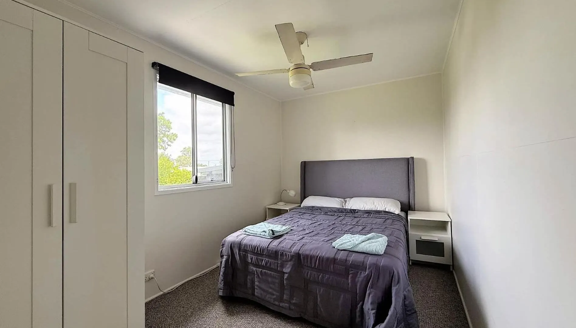 Top Level Unit With Gorgeous Waterviews Burrum Heads 오스트레일리아